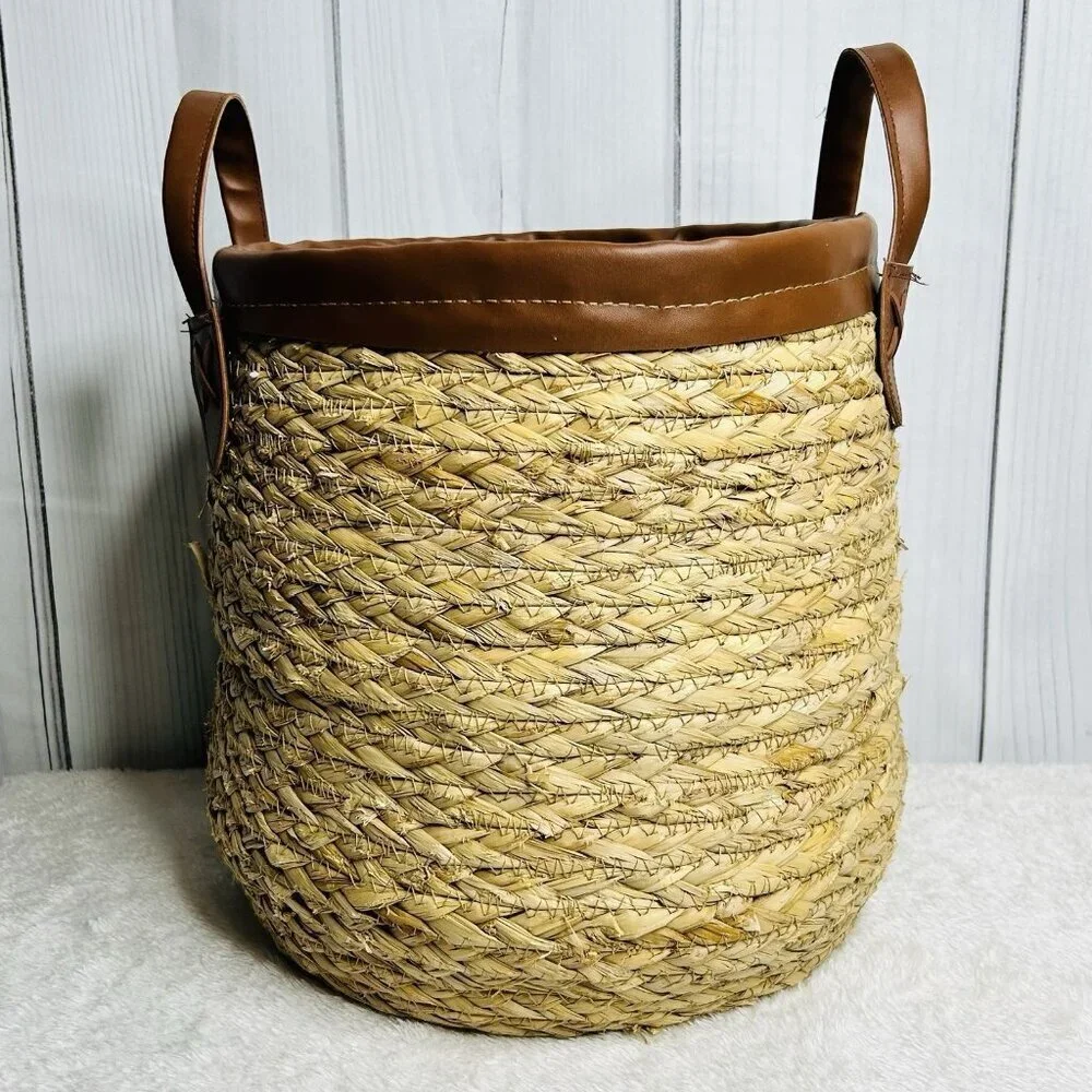 Woven Grass Wicker Round Basket with Leather Trim and Handles 12